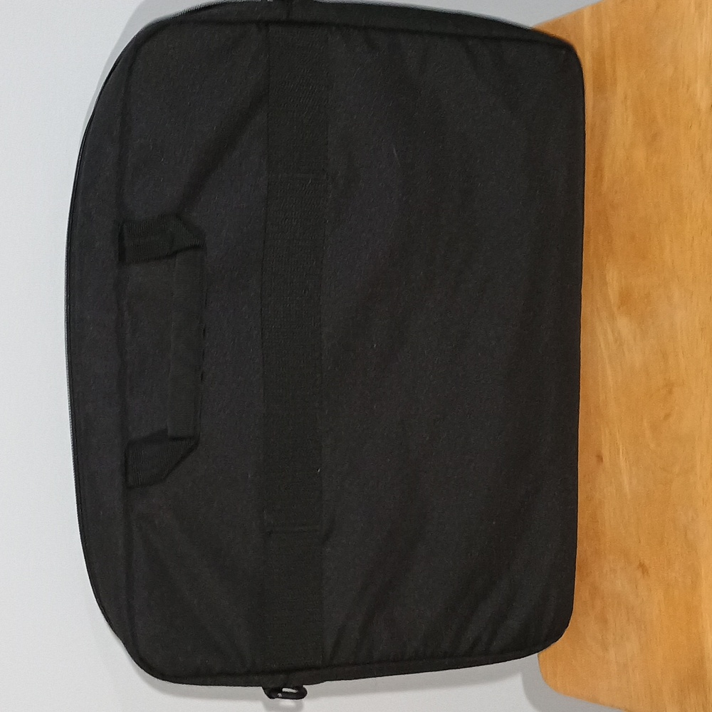Amazon Basic Black Laptop Bag - Picture 2 of 2